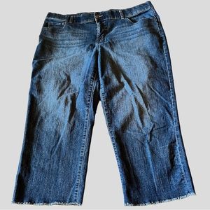 Capris Terra & Sky Size 18W Raw Hem Jean